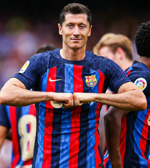 <a href='https://www.www.smegcn.cn/news/tag/284.html' style='color: blue;'>西甲</a>激战巴萨客场告捷，莱万帽子戏法后畅谈赛后心得