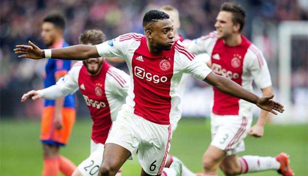 阿贾克斯欧冠征途：从辉煌跌落至绝境重生