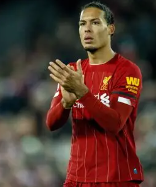 范戴克谈利物浦：球迷与球队共筑胜利，欧冠征程携手前行