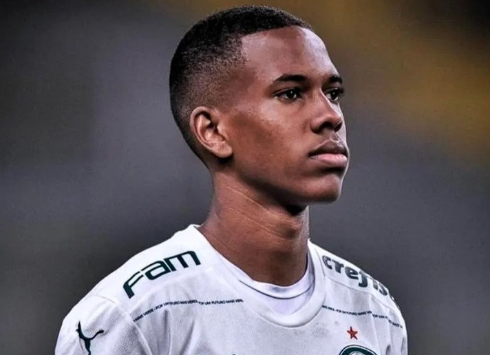 切尔西小将埃斯特旺：语言学习助力融入，同胞助力温暖前行